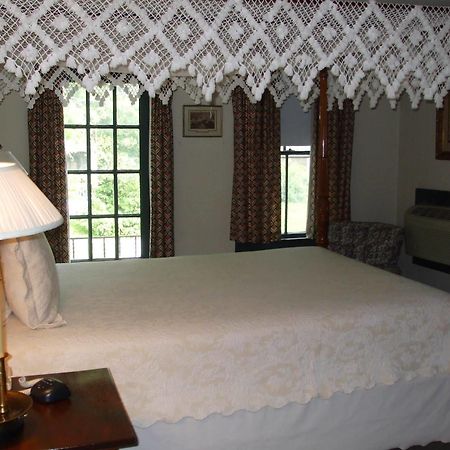 Wayside Inn Middletown Extérieur photo